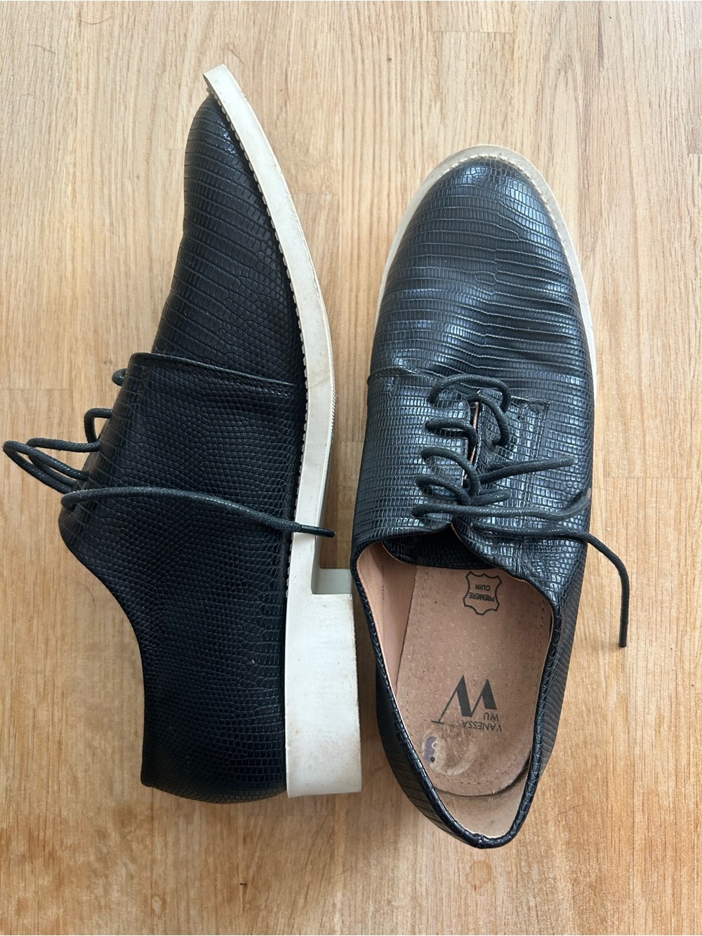 Vanessa Wu Women’s Black Lace-Up Textured Dress Shoes